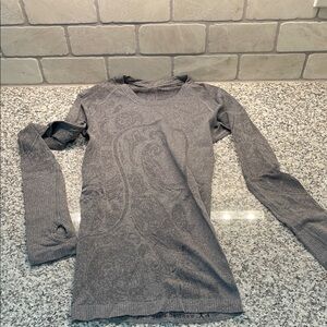 lululemon athletica Gray Long Sleeve Tee